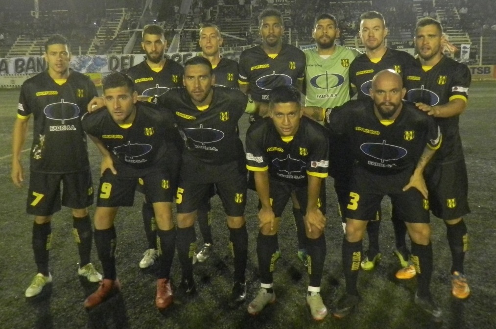 Deportivo Madryn sigue en carrera por el ascenso